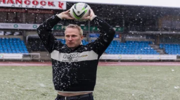 مواجهة قوية.. الرمية الجانبية الطويلة سلاح يربك دفاعات الدوري الإنجليزي 2025